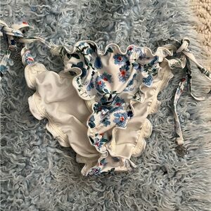 H&M White and Blue Floral Cheeky Bikini Bottoms